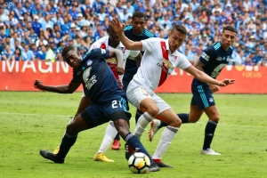 “Pegó un cabezazo hacia atrás y me dio en la nariz” (VIDEO)