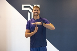 La T y la J con la presentación formal del ex candado de Barcelona, por parte de su nuevo club