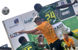 ¡Gabriel Achilier le rompe el invicto a BSC y renace la esperanza de Orense! (RESUMEN)
