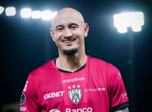 Goles que llegan al cielo: El Killer de IDV emociona al mundo con su triple dedicatoria