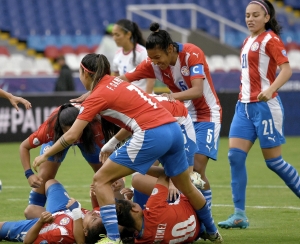 Paraguay se repone de su debut fallido y noquea a Chile en la Copa América Femenina (RESUMEN)