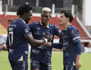 ¡AZUAYOS IMPONEN JUEGO! Cuenca Juniors y Aviced hicieron negocio como visitantes en el Ascenso Nacional