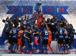 Todo fue alegría para el campeón (VIDEO)