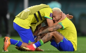 ¡Hermoso! Neymar aceptó el consuelo del hijo de Ivan Perisic