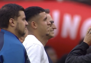 ¡Kendry Páez recibió un HOMENAJE DE DESPEDIDA en el estadio de IDV para seguir su carrera en Europa!