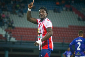 Ni fuera del país ni Serie A para Roberto Ordóñez, un CLUB DEL ASCENSO DA EL BOMBAZO