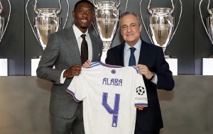 ¡David Alaba recibió la armadura de Sergio Ramos! (VIDEO)