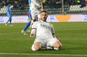 Victoria con sabor Azteca para el AC Milán con el primer tanto de Santi Giménez en la Serie A TIM