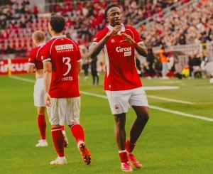 Snayder Porozo se viste de héroe y marca desde los doce pasos para acabar con la letanía del Royal Antwerp