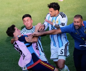 Leandro Paredes tira a la basura el Mundial ejemplar que hizo Argentina con agresiones