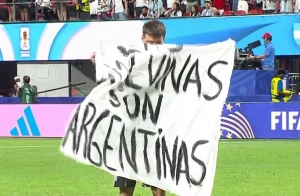 La desafiante bandera con "las Malvinas son argentinas" que exhibió Giovani Lo Celso enciende la locura Albiceleste