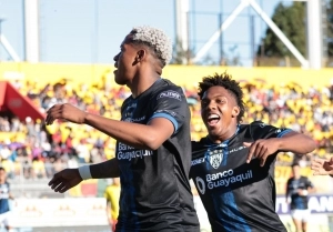 IDV huele a bicampeón con un recital de efectividad en Chillogallo para vencer con comodidad a Aucas