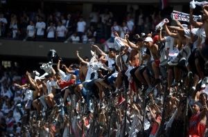 Hinchada LDU 3