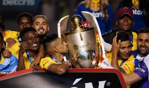 ¡Aucas se consolida en zona de Sudamericana goleando a un Olmedo que se presentó con 12! (RESUMEN)