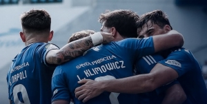 Emelec acelera la búsqueda de un delantero: estos serían los jugadores en carpeta