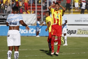 Ratificadas las torres de Papá (FOTO)