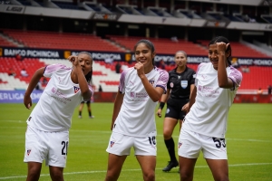 Liga doblegó a Barcelona para jugar por segundo año consecutivo la final de la Superliga Femenina