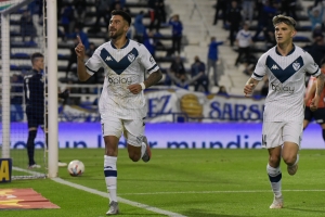 Vélez salvó la noche ante Independiente (VIDEO)