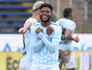 Un Trencito fuerte y seguro: Universidad Católica resguarda a sus goleadores panameños para el 2026