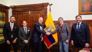 Gianni Infantino visitó Carondelet y se reunión con el Primer Mandatario (FOTO)