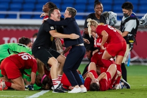 ¡Canadá se baña en oro con el fútbol femenino! (VIDEO)
