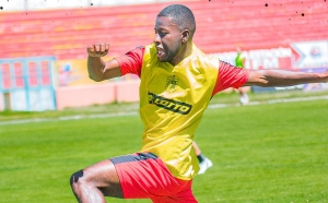 Sigue los pasos del padre y se pone la Azul y Grana (OFICIAL)