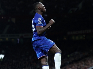 Cucurella conoce a Moisés Caicedo y apreciaría su llegada al Chelsea