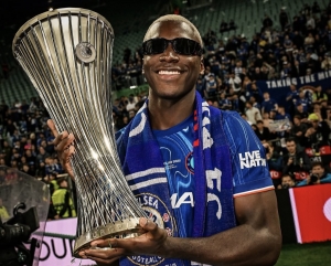 NO HUBO QUIÉN LO PARE: ¡Moi Caicedo bailó y cantó hasta la madrugada tras ser Campeón de Europa!