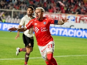 Carlos Garcés es el Rey del Cusco y cierra una semana redonda con un nuevo gol para deleite de Cienciano