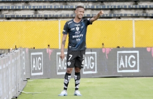 Sacan pecho de Gabigol (FOTO)