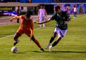 Lluvia de goles en Loja: Libertad FC y Mushuc Runa dieron espectáculo para un cierre de fecha inmejorable