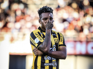 ¡EN PARAGUAY! Jhon Sánchez gravita con un Guaraní que está puntero e imparable