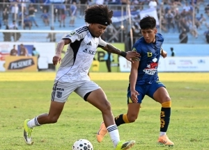 Delfín SC y Emelec firman un empate que no les sirve de nada para salir de puestos bajos