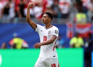 El Chatbot de Futbolecuador te revela los asombrosos récords históricos que rompió Jude Bellingham con Inglaterra