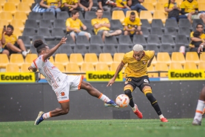 ¡MONUMENTAL EN SHOCK! Libertad FC rescató un empate MILAGROSO en el minuto final contra Barcelona