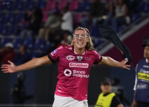 Uno de los grandes de la temporada: Claudio Spinelli cumple su anhelado sueño con la casaca de IDV