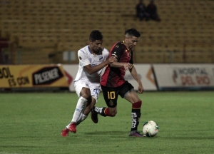 Arma de desequilibrio charrúa para el Expreso (OFICIAL)