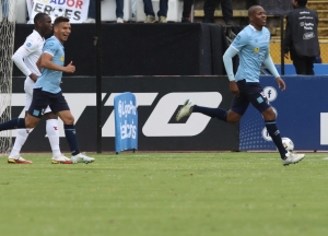 ¡U. Católica revive despedazando a una LDU que fracasa en todos los torneos con Zubeldía! (RESUMEN)