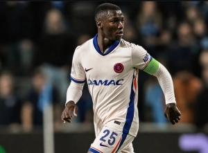 Moises Caicedo 27