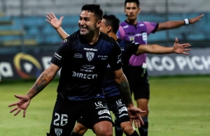 ¡El Taca quiere amargarle la vida a Gustavo Quinteros!