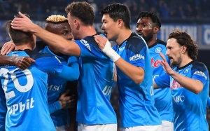 Napoli mete presión en la zona alta de la Serie A (VIDEO)