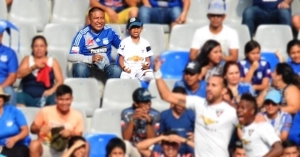 Hinchada LDU 10