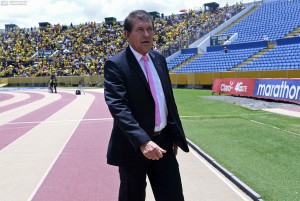 “No tienen problemas los extranjeros… Yo no he cobrado un dólar”