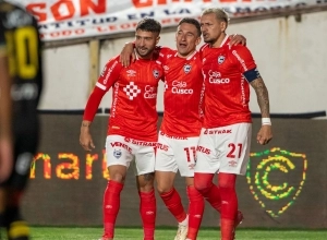 Siete veces Carlos Garcés: El artillero manabita volvió a mojar y es la gran figura del Cienciano en 2026