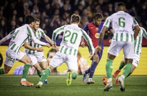 ¡UNA NUEVA ERA COMIENZA EN EL CAMP NOU! Lamine Yamal hereda el mítico dorsal ‘10’ del Barça para dejar huella