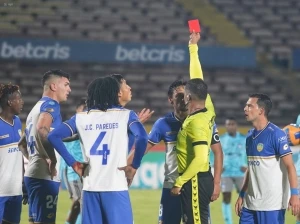 Arbitro Marlon Vera 2