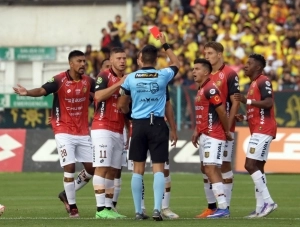 ¡Un acto que honra al fútbol! Mateo Maccari ofreció su apoyo total para la recuperación de la joya de Barcelona
