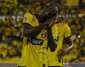 ¡La Imperdible Reacción de Rescalvo y Joao Rojas ante el ataque de “periodista” contra Jánner Corozo!