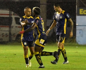 ¡Delfín golea en Portoviejo y se mete en la pelea por atrapar a IDV!