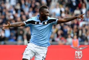 Dejan vacante la corona (RESUMEN)